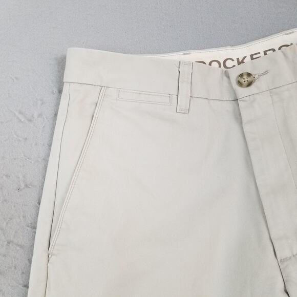 Dockers Pants Mens 32x32 Khaki D3 Classic Fit Flat Front Straight Leg Chino - Picture 3 of 14